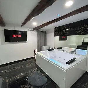 giovanni-luxury-suites.hotels-amalfi.com/